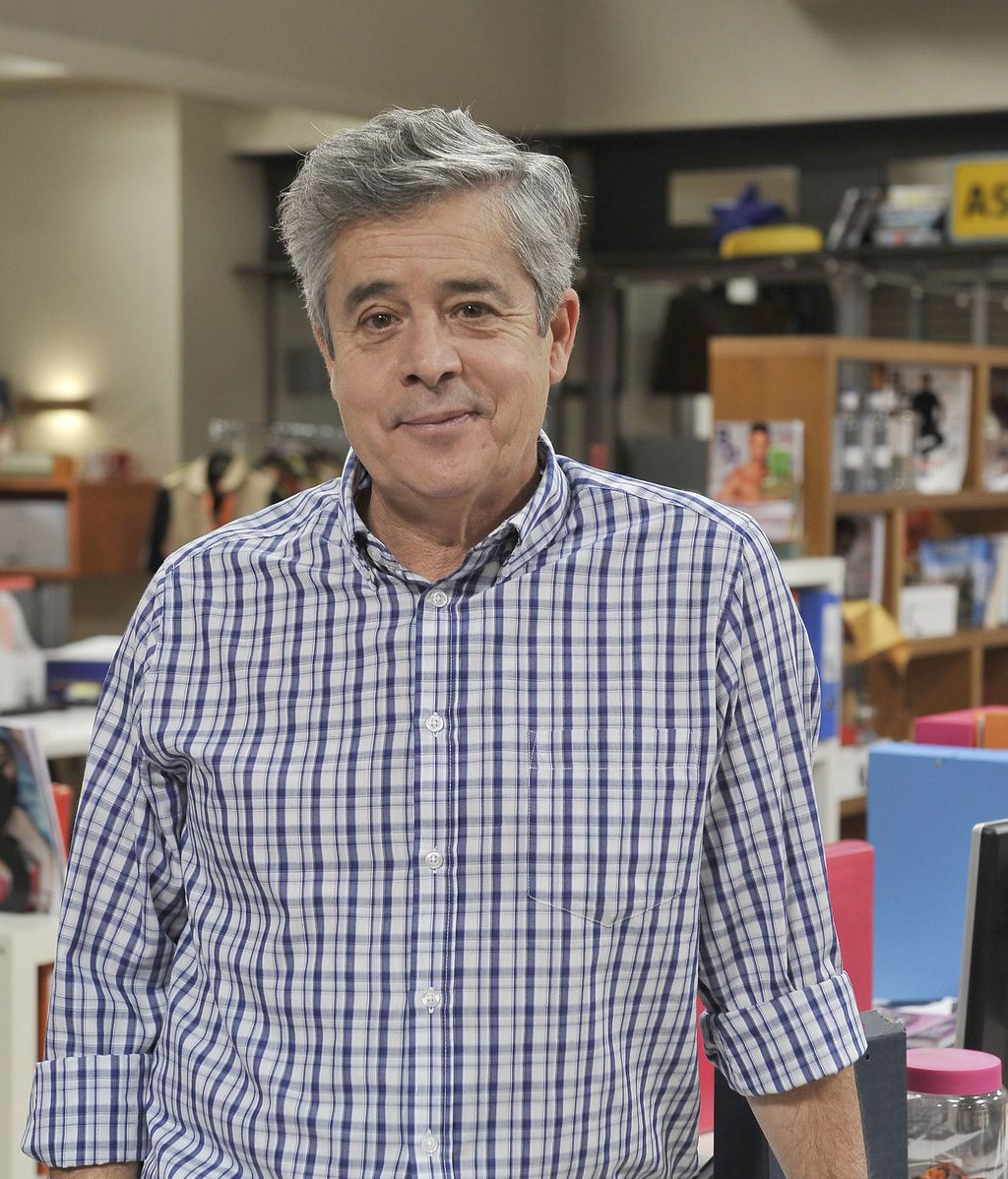 Carlos Iglesias es César