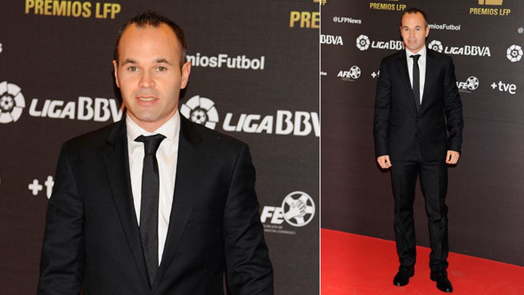 Andrés Iniesta fue premiado a mejor centrocampista de ataque