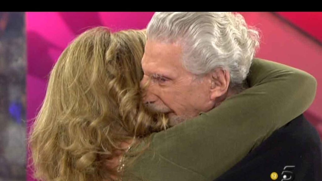 El abrazo de Leandro de Borbón y su hija, tras 17 años