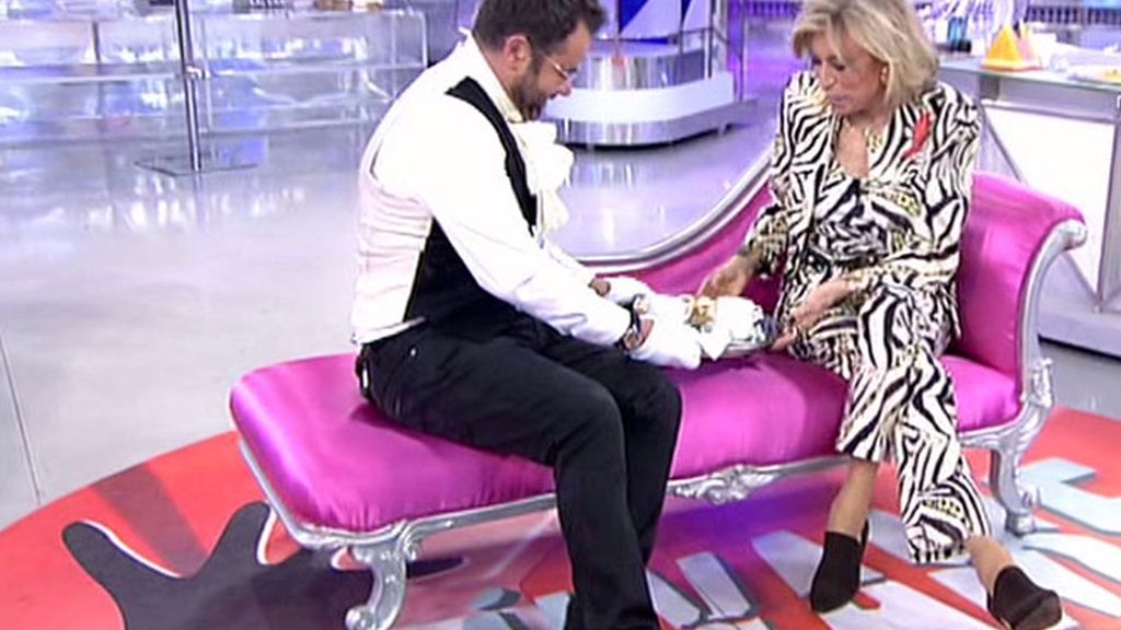 El presentador cambia la americana por el uniforme