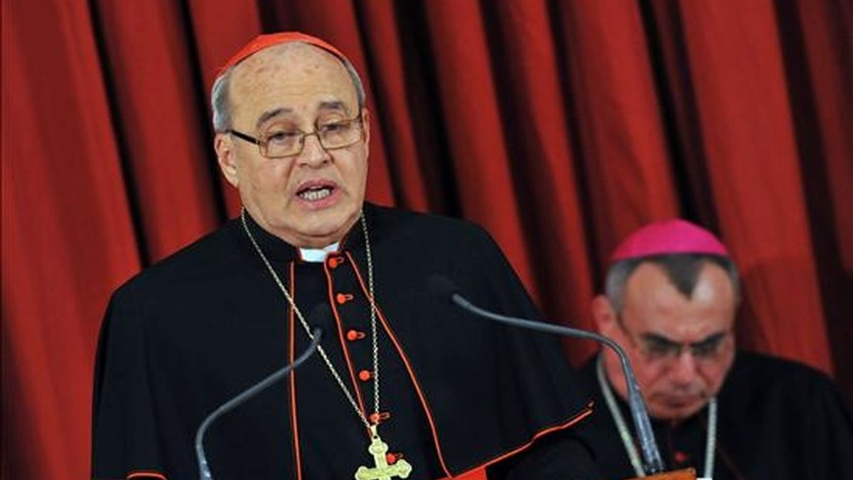 El cardenal Ortega rechaza por "absolutamente falsos y tendenciosos" algunos titulares publicados en España que le acusan de evitar o rechazar un encuentro con los ex presos cubanos en ese país. EFE/Archivo