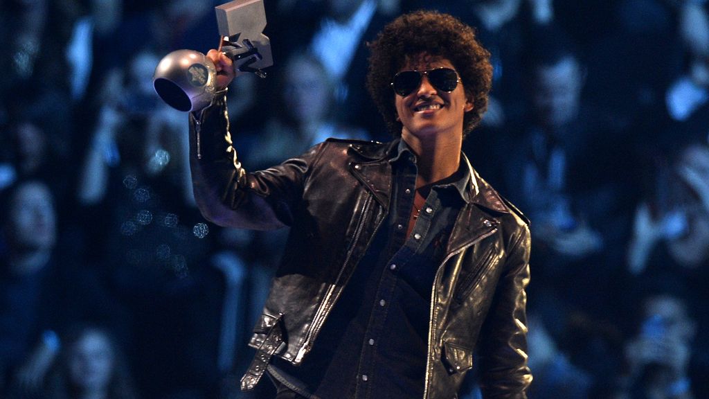 Bruno Mars, Mejor Canción con 'Locked out of heaven'