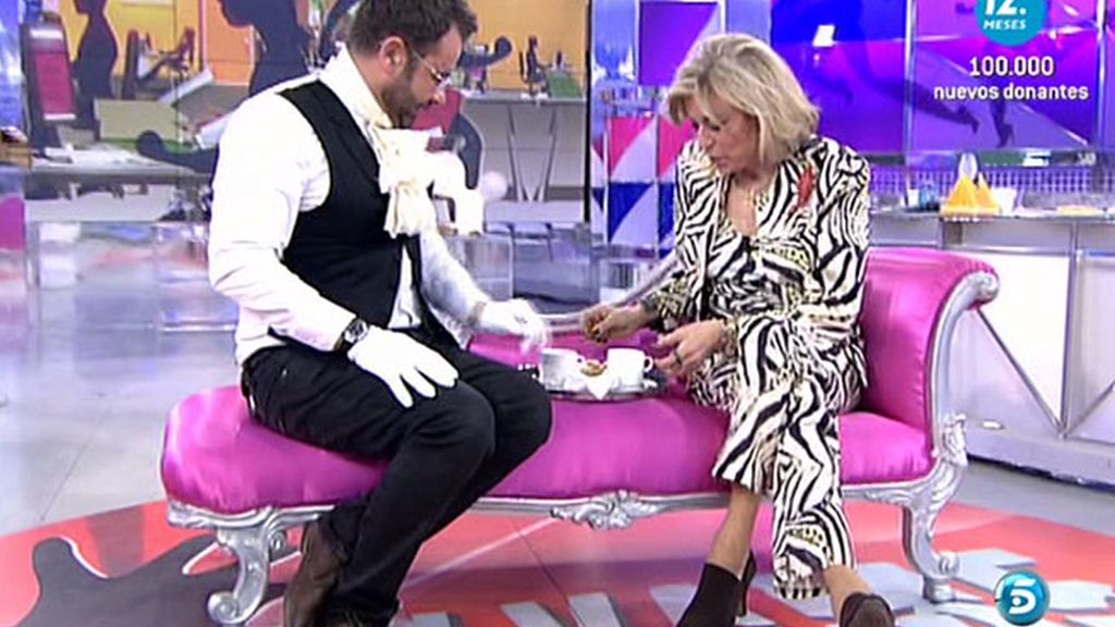 El presentador cambia la americana por el uniforme