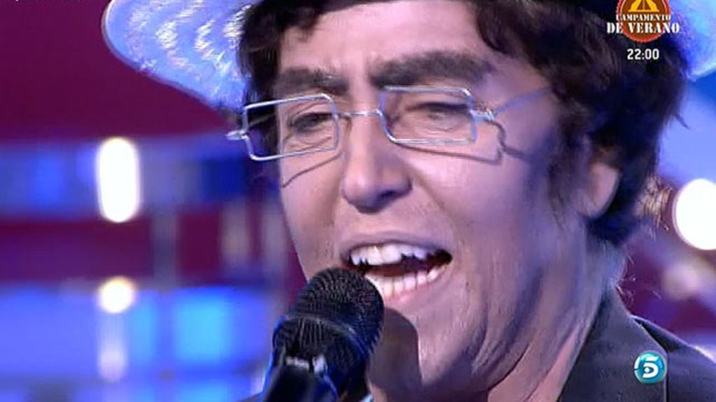 La colaboradora dedica la canción a sus tres directores