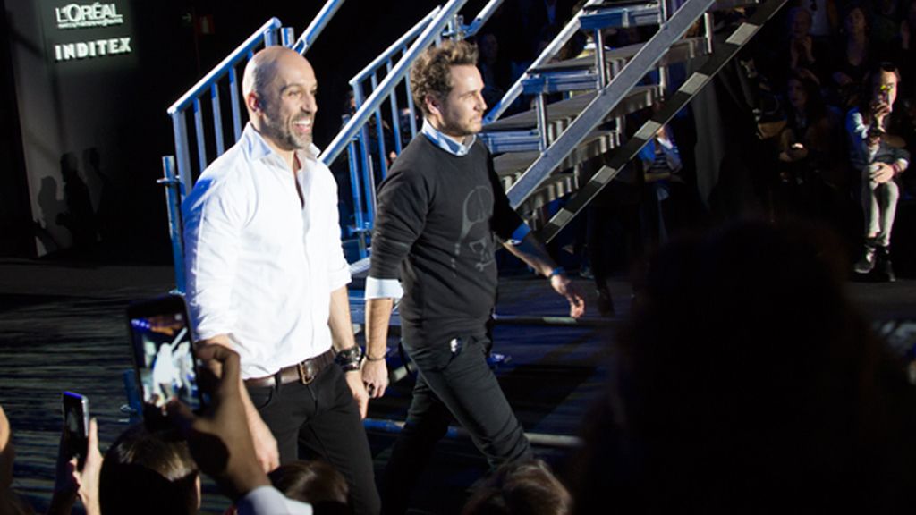 Ambiente en el desfile de ALVARNO