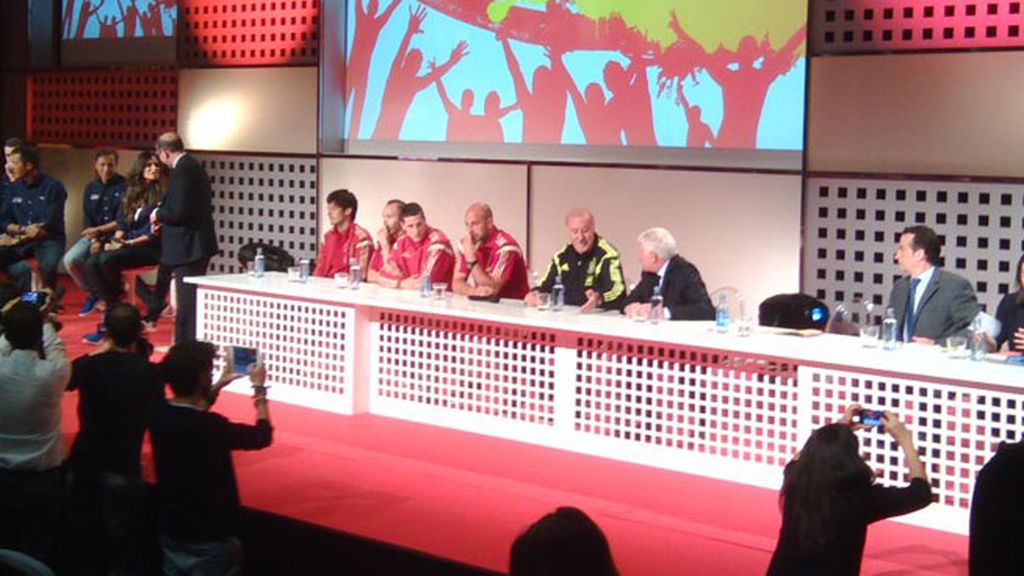 Pepe Reina, Iniesta, Fernando Torres y Silva han acudido a la rueda de prensa
