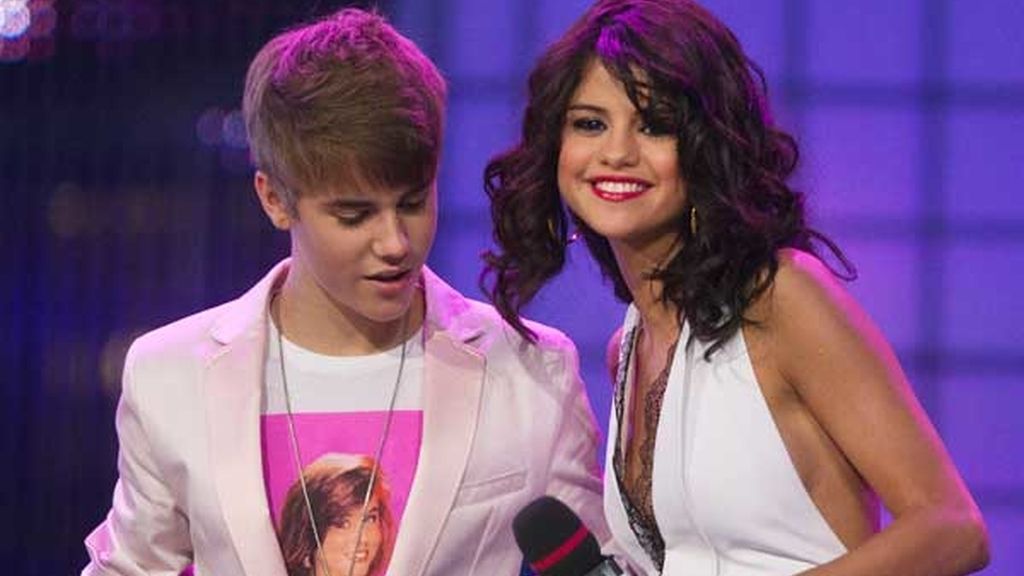 Bieber y Selena, sobre el escenario