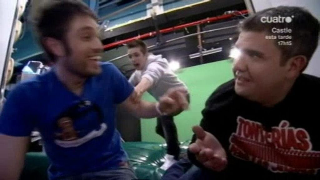 Dani le hace una herida en la ceja a Flo