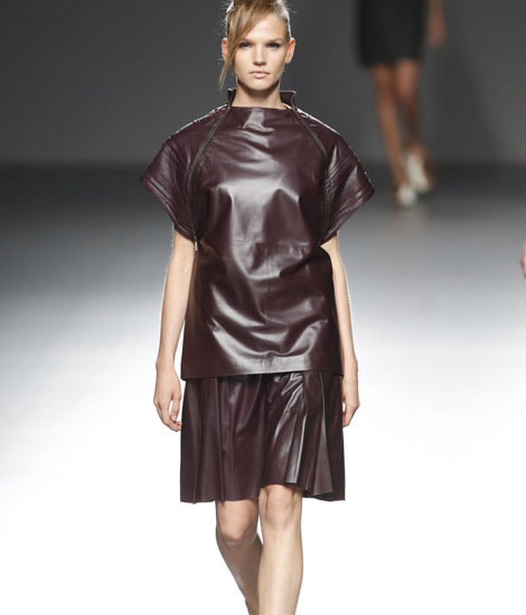 Rojos brillantes y colores de la tierra