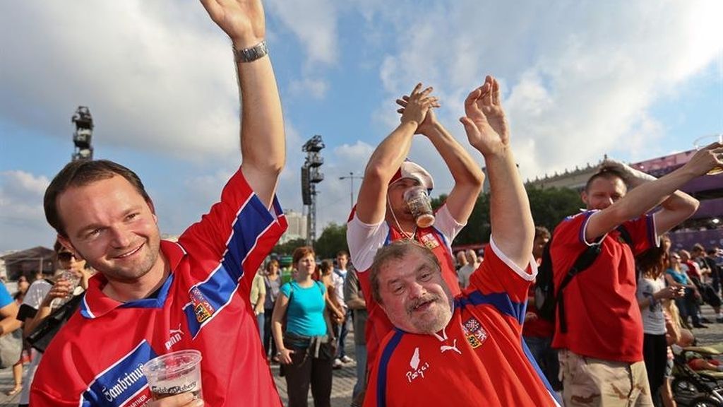 Esperanza checa y portuguesa por estar en "semis"