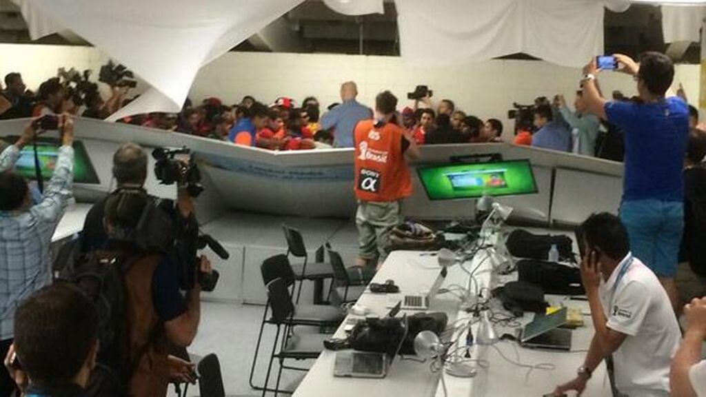 Decenas de detenidos chilenos por destrozar el Media Center de Maracaná