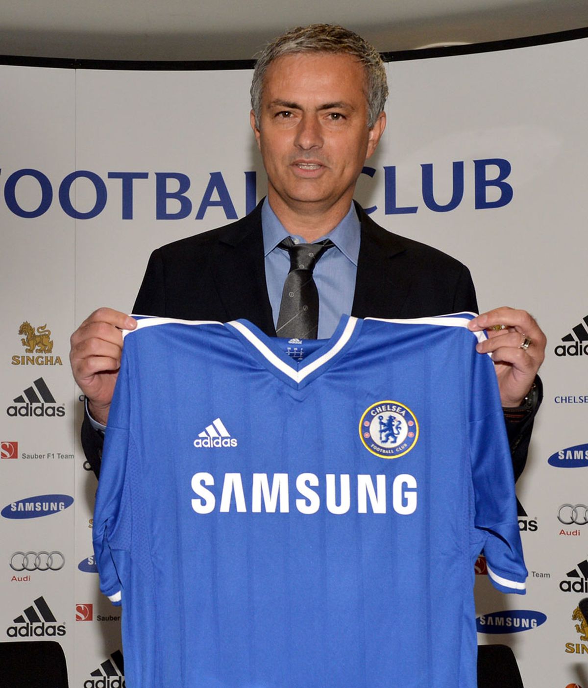 Mourinho, presentado con el Chelsea