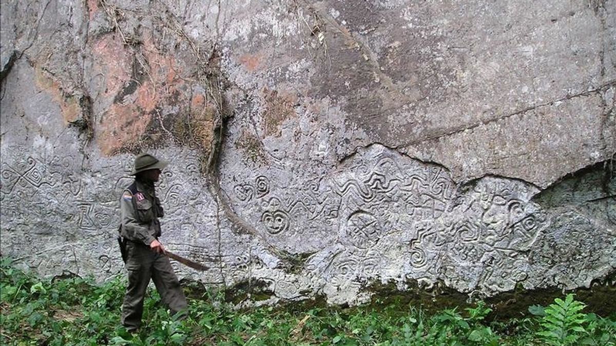 El arqueólogo francés Thierry Jamin descubrió en 2006 en el Parque Nacional del Manu, en la zona de Pusharo, en la región de Madre de Dios un conjunto de geoglifos que confirmarían la presencia inca en la selva sur de Perú. EFE/Archivo