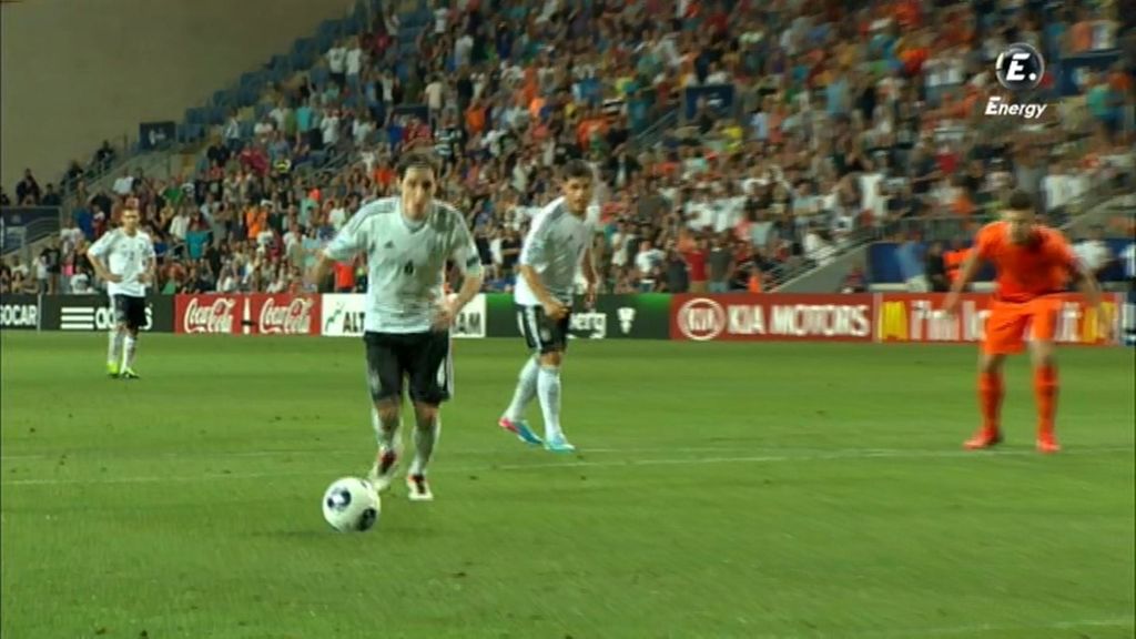 Holanda deja tocada a Alemania