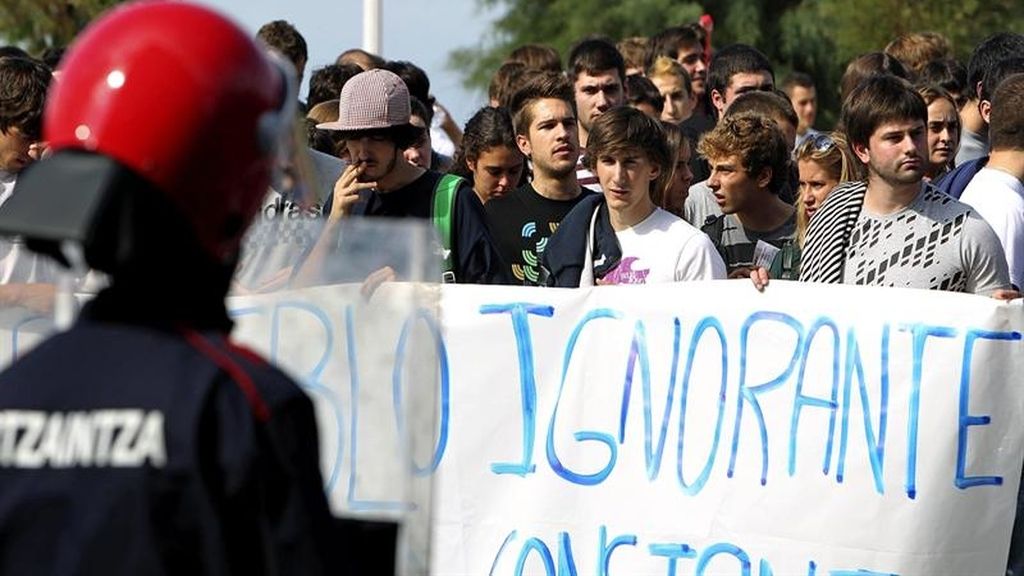 Los estudiantes universitarios protestan contra los recortes y el aumento de las tasas