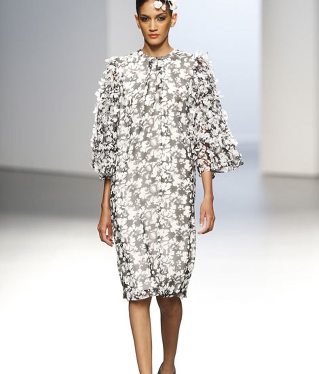 Contención de volúmenes y apuesta por líneas rectas