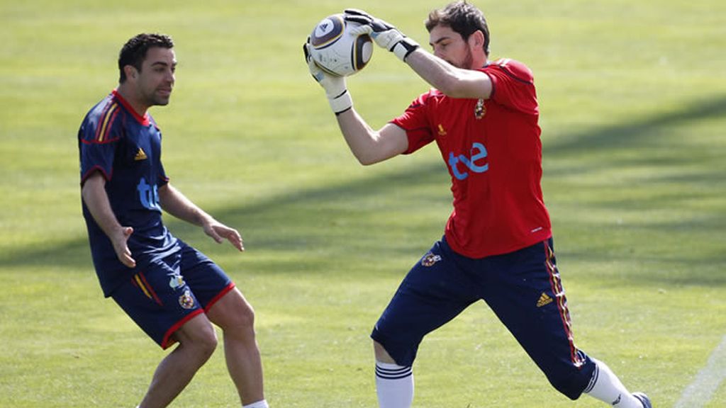 Iker Casillas alaba a sus compañeros