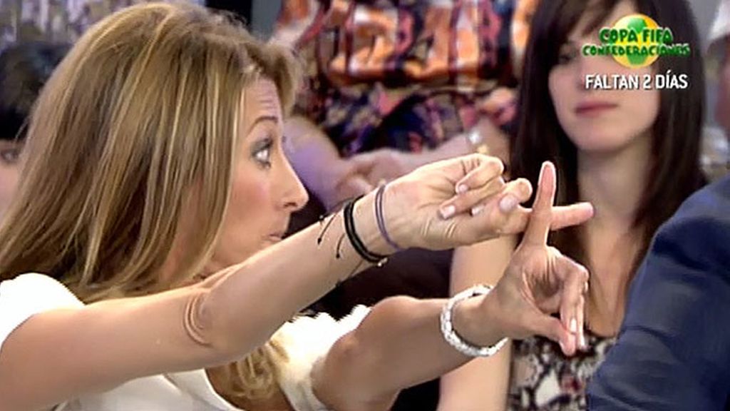 Primero se enfrenta con Lydia, luego con Raquel y Chelo se queja de sus gritos