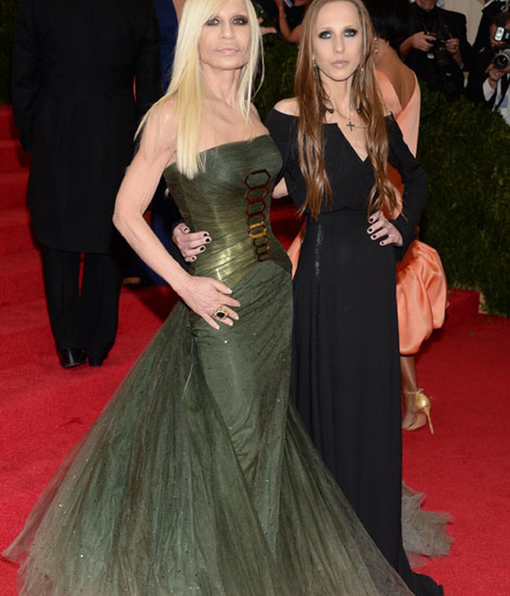 Donatella y Allegra Versace