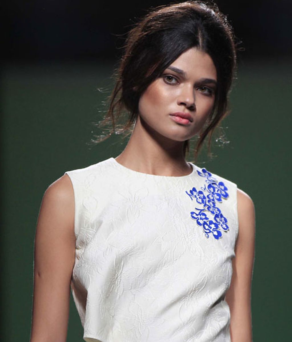 Blancos, crudos y amarillos se imponen en la pasarela