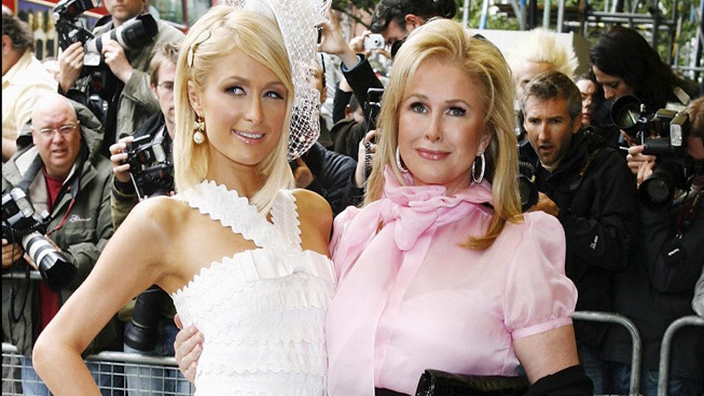 Paris Hilton con su madre