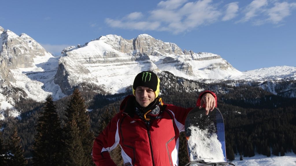 Rossi, sonriente con su snow