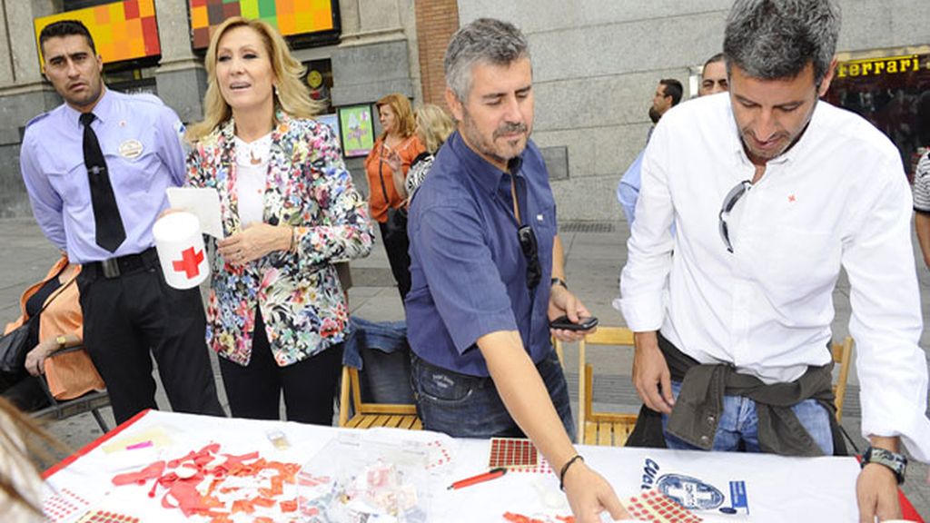 Famosos solidarios en el Día de la Banderita