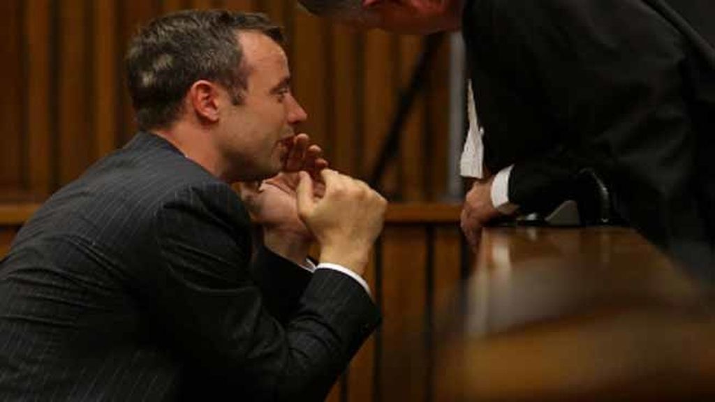 Pistorius vomita ante el tribunal que le juzga