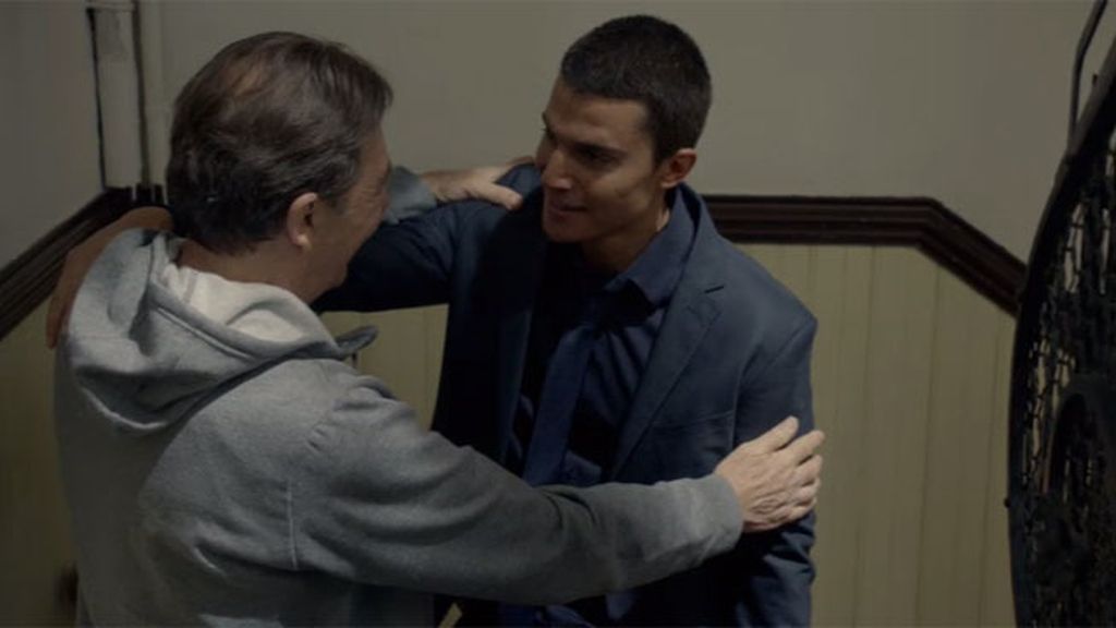 Morey se emociona en el reencuentro con su padre