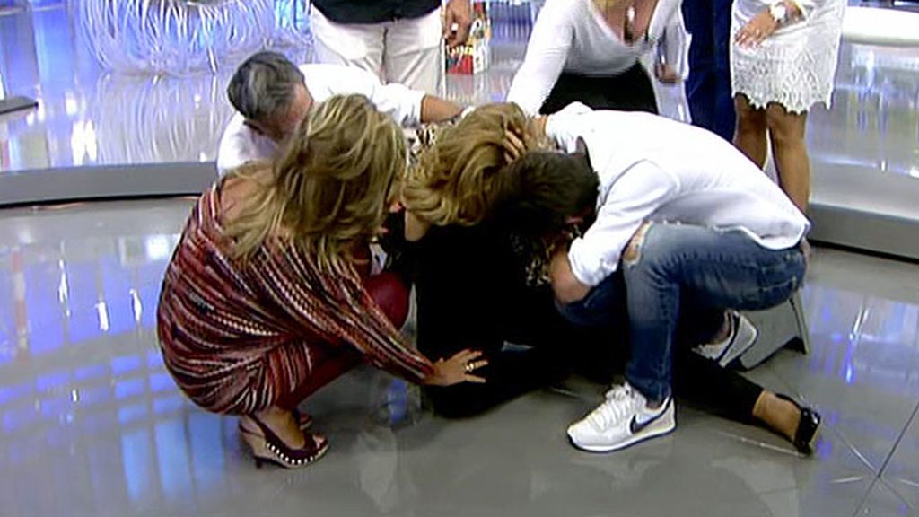 La colaboradora, que corría tras Chelo Gª Cortés, sufre una caída