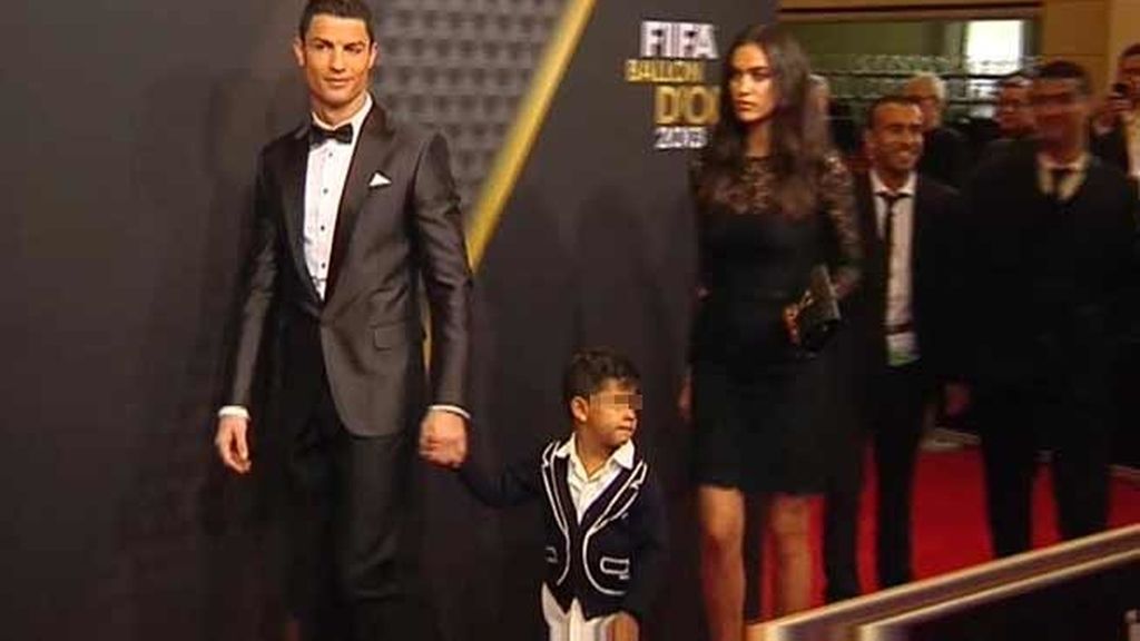 Cristiano Ronaldo, acompañado de su hijo y de Irina