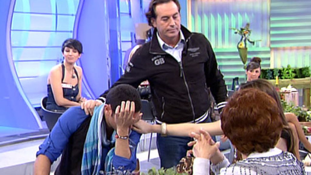 Abraham llora desconsoladamente