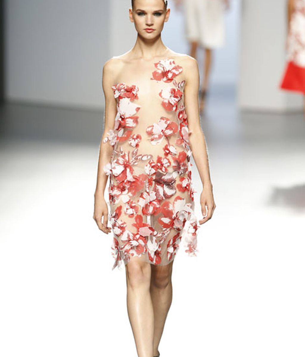 Contención de volúmenes y apuesta por líneas rectas