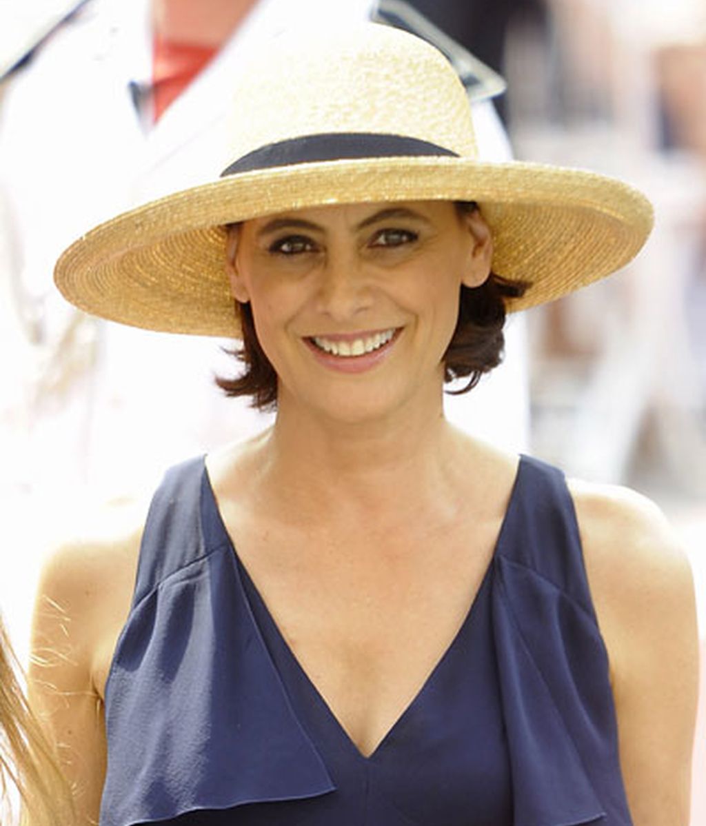 Inés de la Fressange, con sombrero de paja