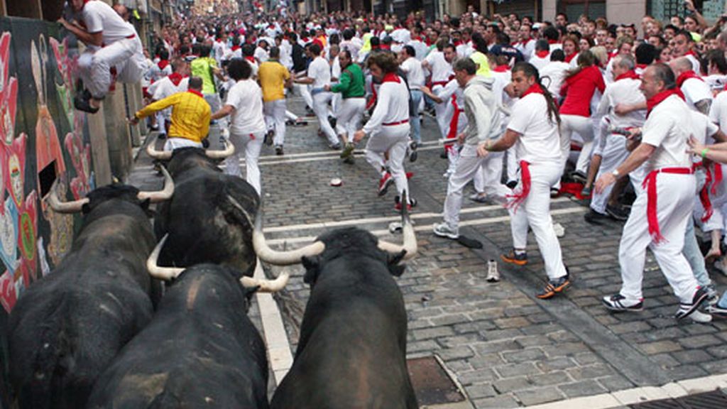 Muchos corredores en el encierro