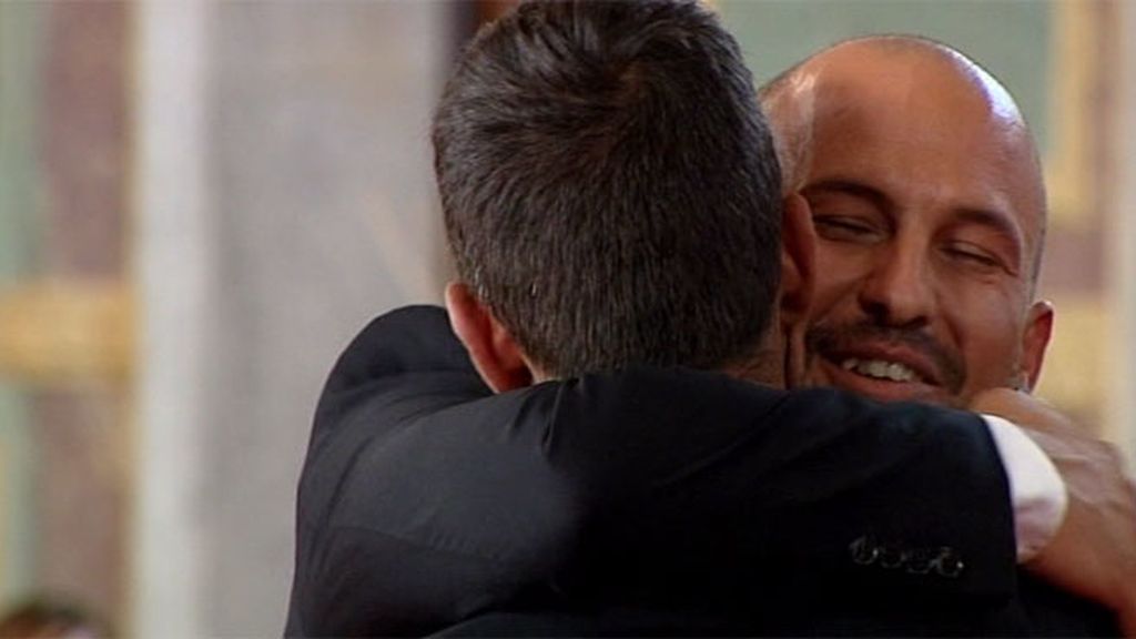 Mary acepta el anillo de su hijo emocionada, pero le aconseja: “tienes que volar”