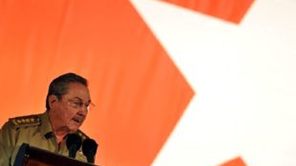 Raúl Castro pronuncia un discurso para conmemorar el 50 aniversario de la revolución. Video: Informativos Telecinco