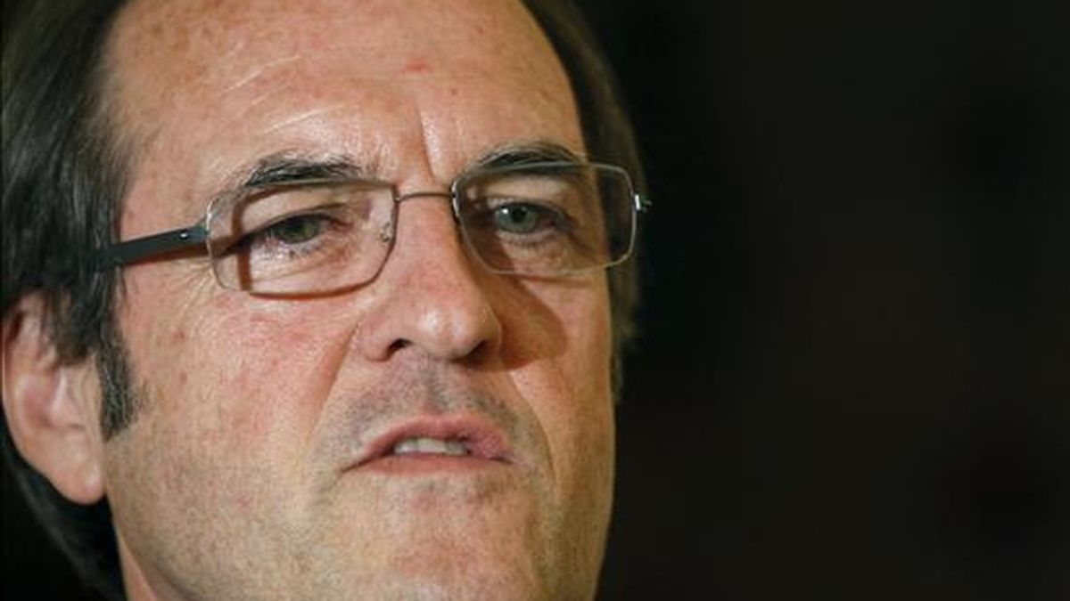 El ministro de Educación, Angel Gabilondo, durante una entrevista con Efe en la que afirma querer el apoyo mayoritario del Parlamento, incluido el del PP, para sacar adelante una modificación parcial de la Ley Orgánica de Educación (LOE), pero matiza que el respaldo del principal partido de la oposición no es indispensable para una reforma legislativa. EFE El ministro de Educación, Angel Gabilondo, durante una entrevista con Efe en la que afirma querer el apoyo mayoritario del Parlamento, incluido el del PP, para sacar adelante una modificación parcial de la Ley Orgánica de Educación (LOE), pero matiza que el respaldo del principal partido de la oposición no es indispensable para una reforma legislativa. EFE