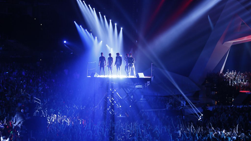'One Direction' arrasa en los MTV Awards