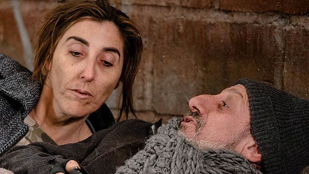 Paz Padilla (La Chusa) acude al mercadillo benéfico de Montepinar