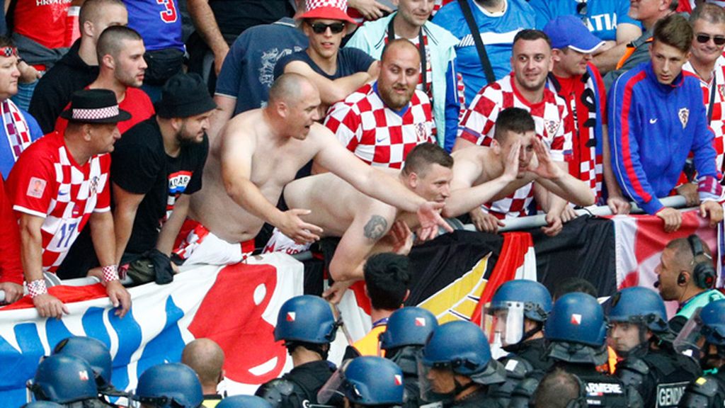 Los jugadores croatas piden calma a su afición