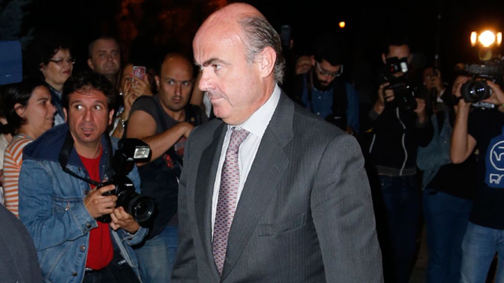 Luis de Guindos, ministro de Economía, dio el pésame a la familia