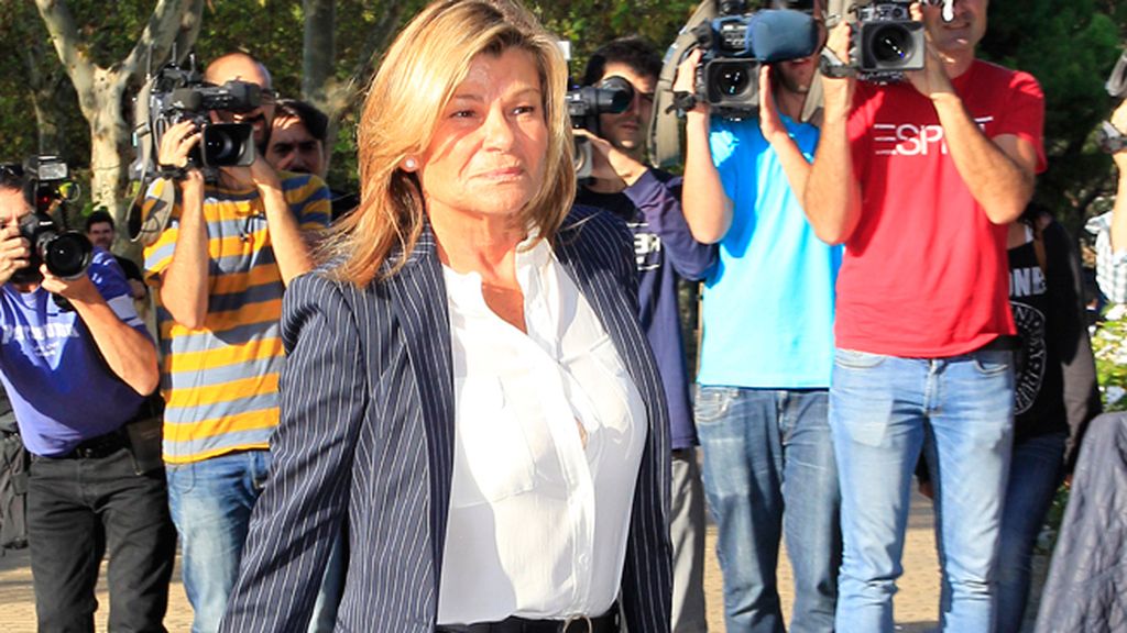 Cari Lapique fue una de las caras conocidas en el tanatorio