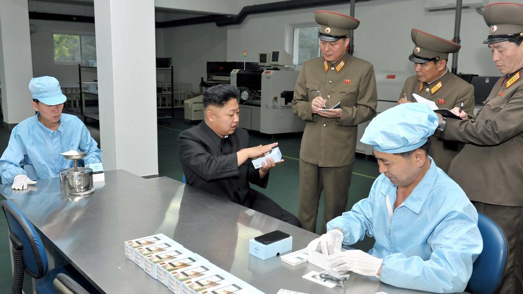 Corea del Norte crea su primer smartphone oficial