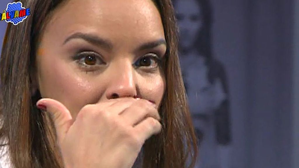 La cantante se emociona mientras hablaba con sus fans