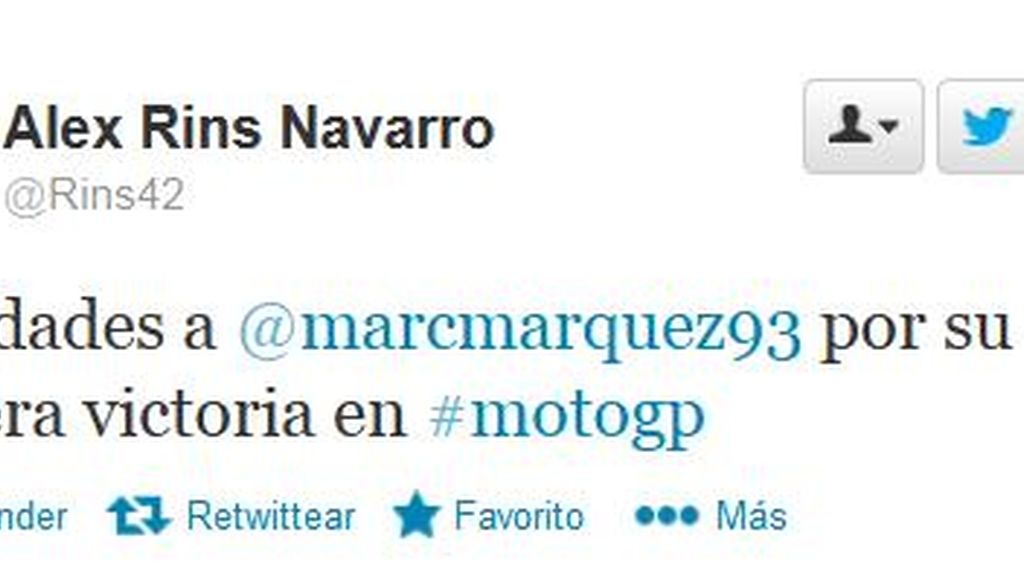 Rins felicita a Márquez