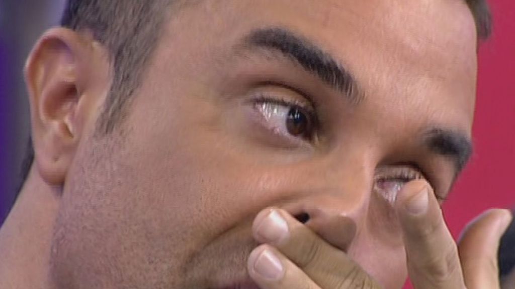 No logran reprimir las lágrimas ante la entereza de la periodista