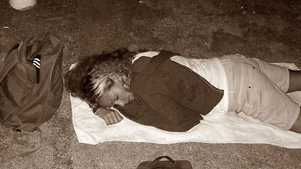 Nikka Livi malvive en la calle