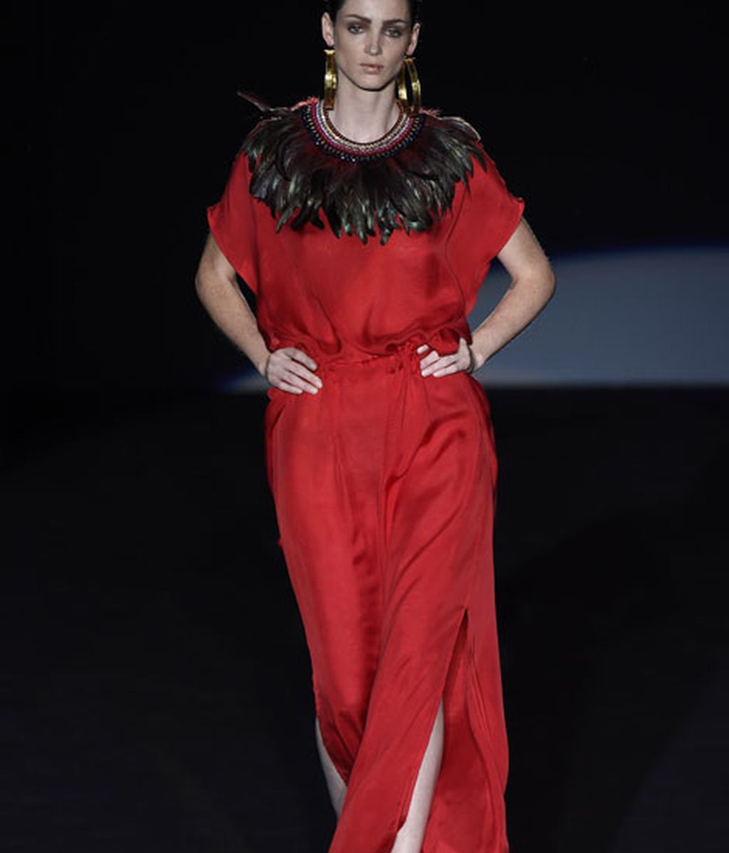 Flecos, plumas y cuero para la mujer más urbana