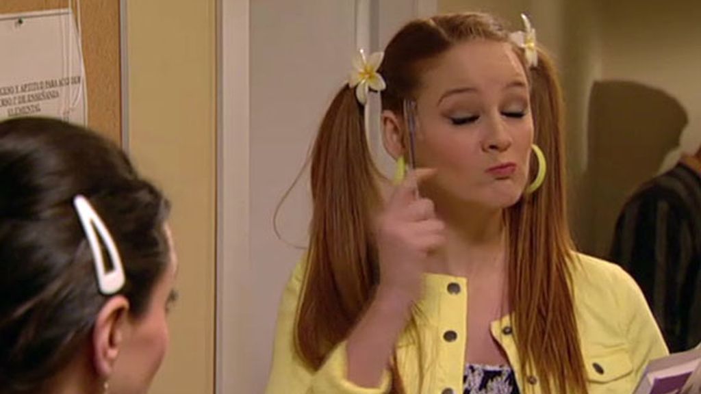 La nueva Lore, estudiante de música